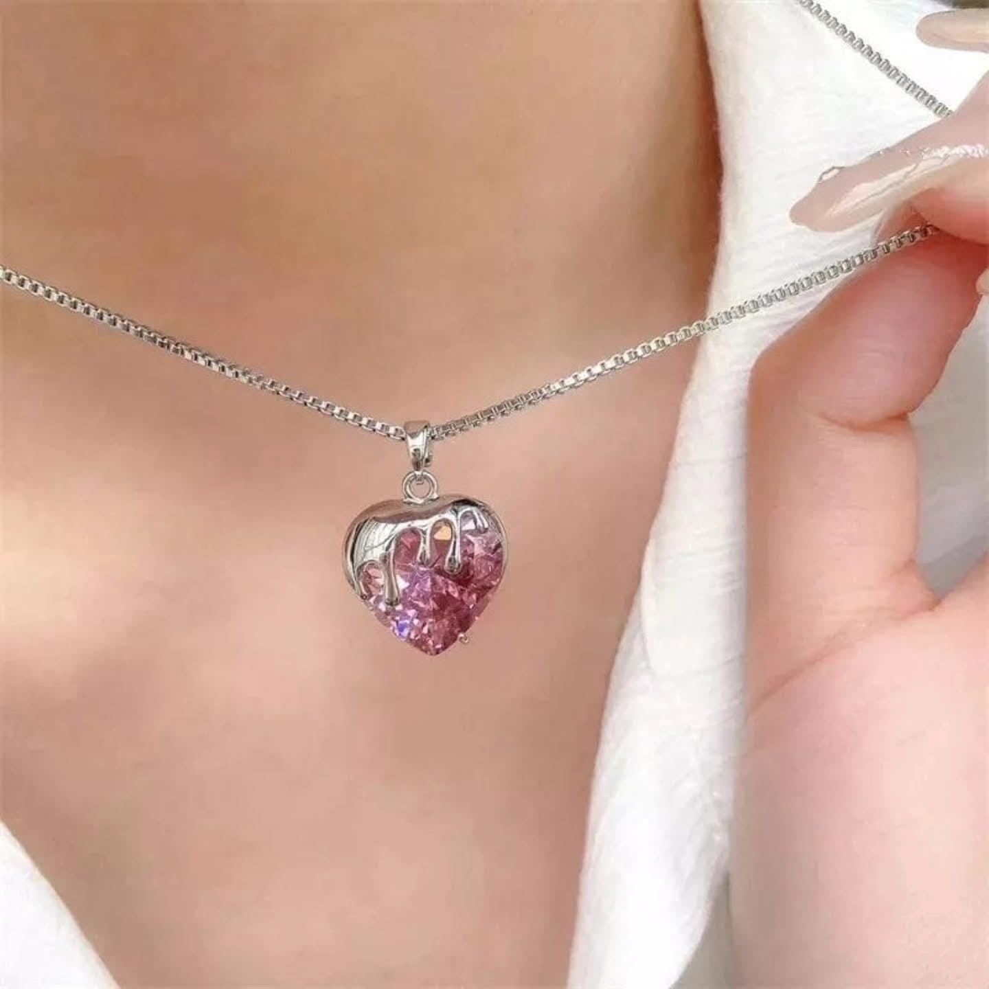 Collar corazón derretido