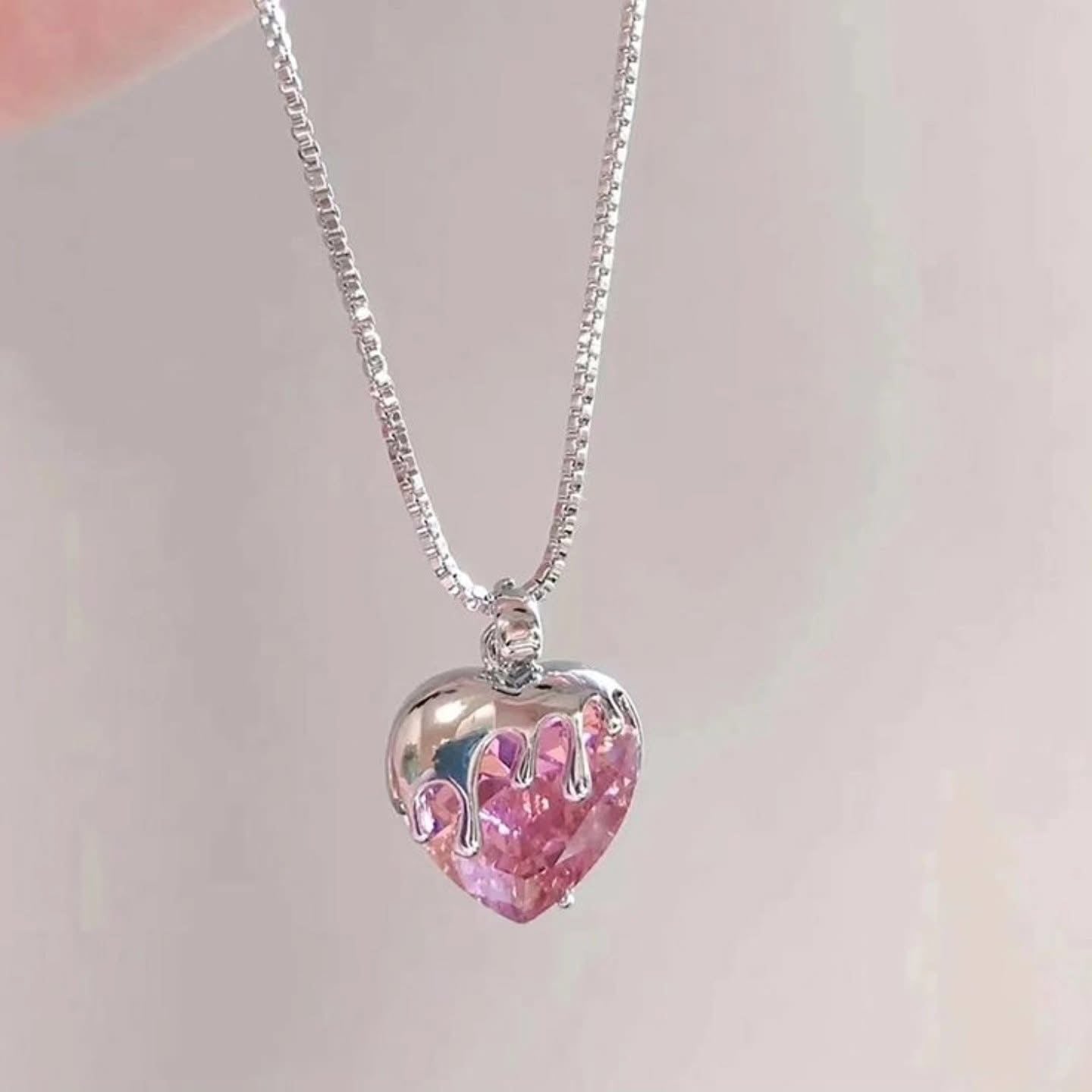 Collar corazón derretido