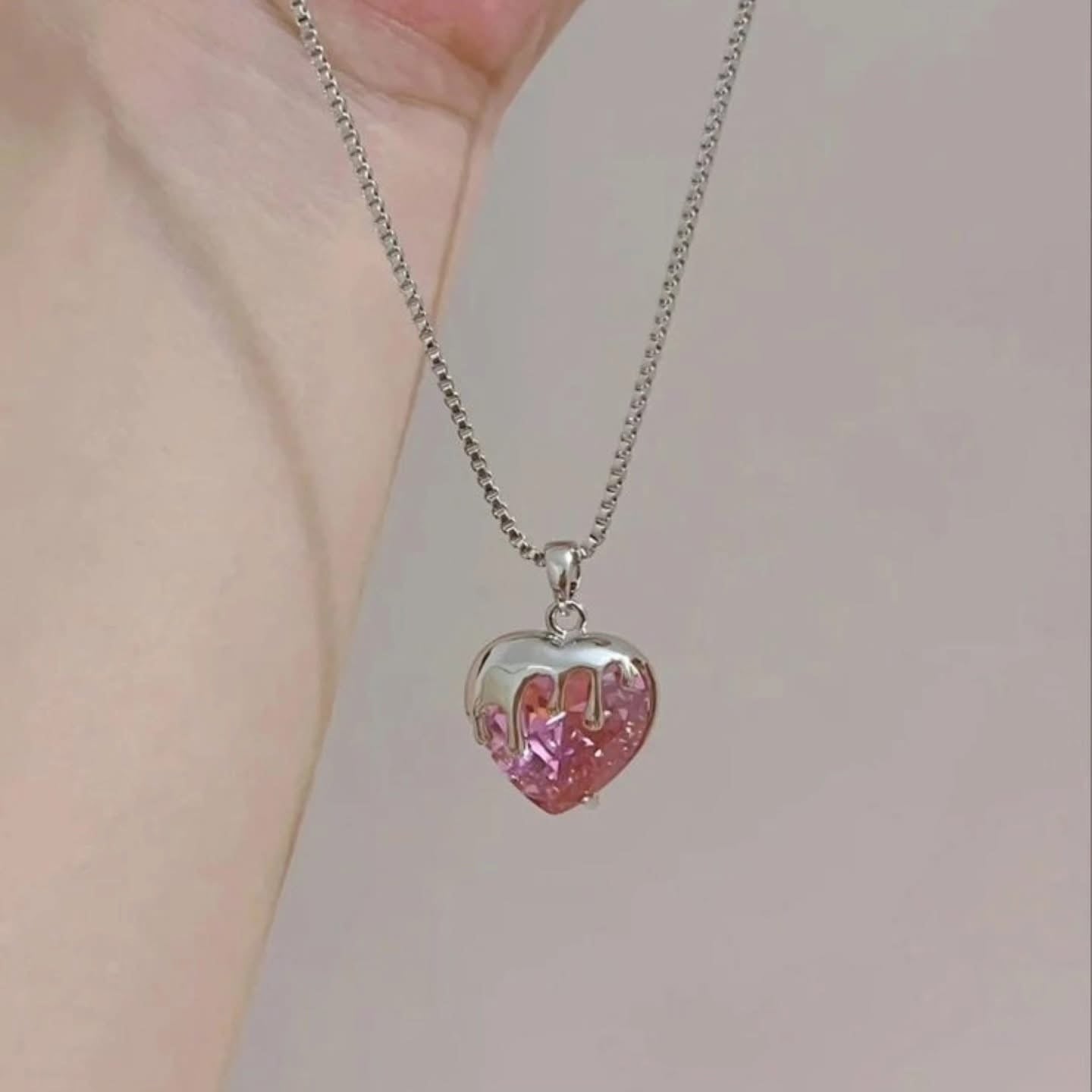 Collar corazón derretido