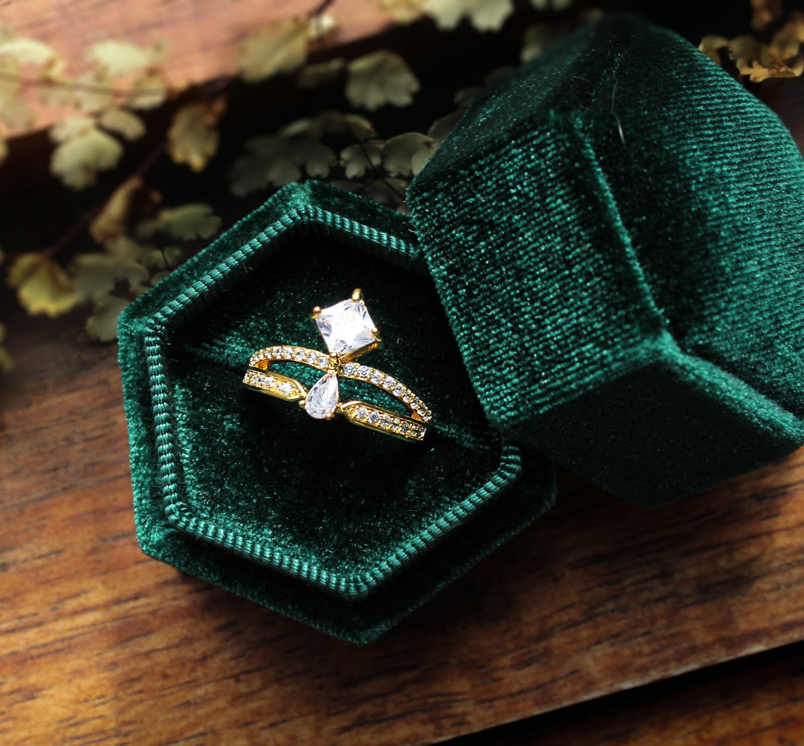 Anillo Nory
